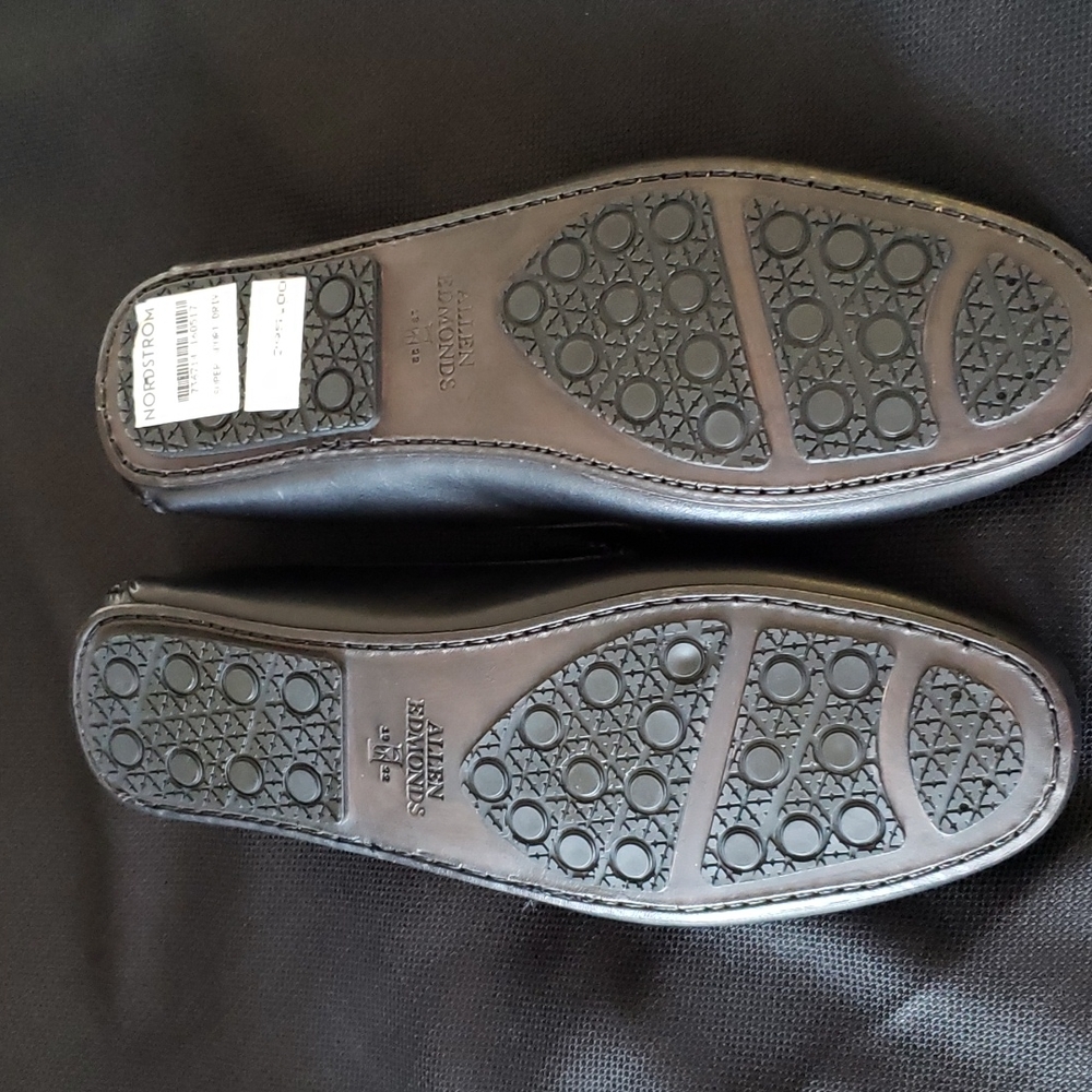 Allen-Edmonds, the Men's Super Sport Leather Drivers - Picture 2 of 7